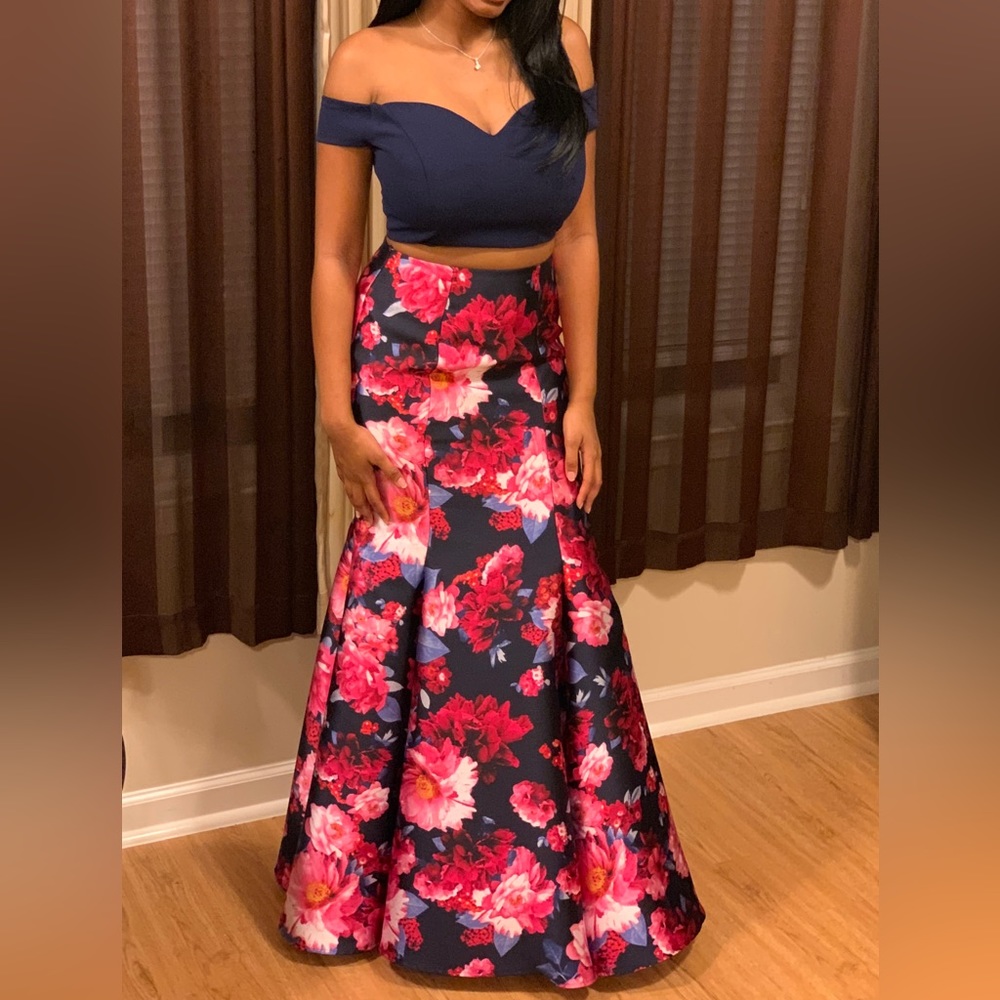 B. Darlin 2-piece Floral Mermaid dress - Women/Junior Size 7/8 - OWO -